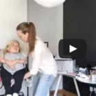 Louise gör en förflyttning med hjälp av sin assistent